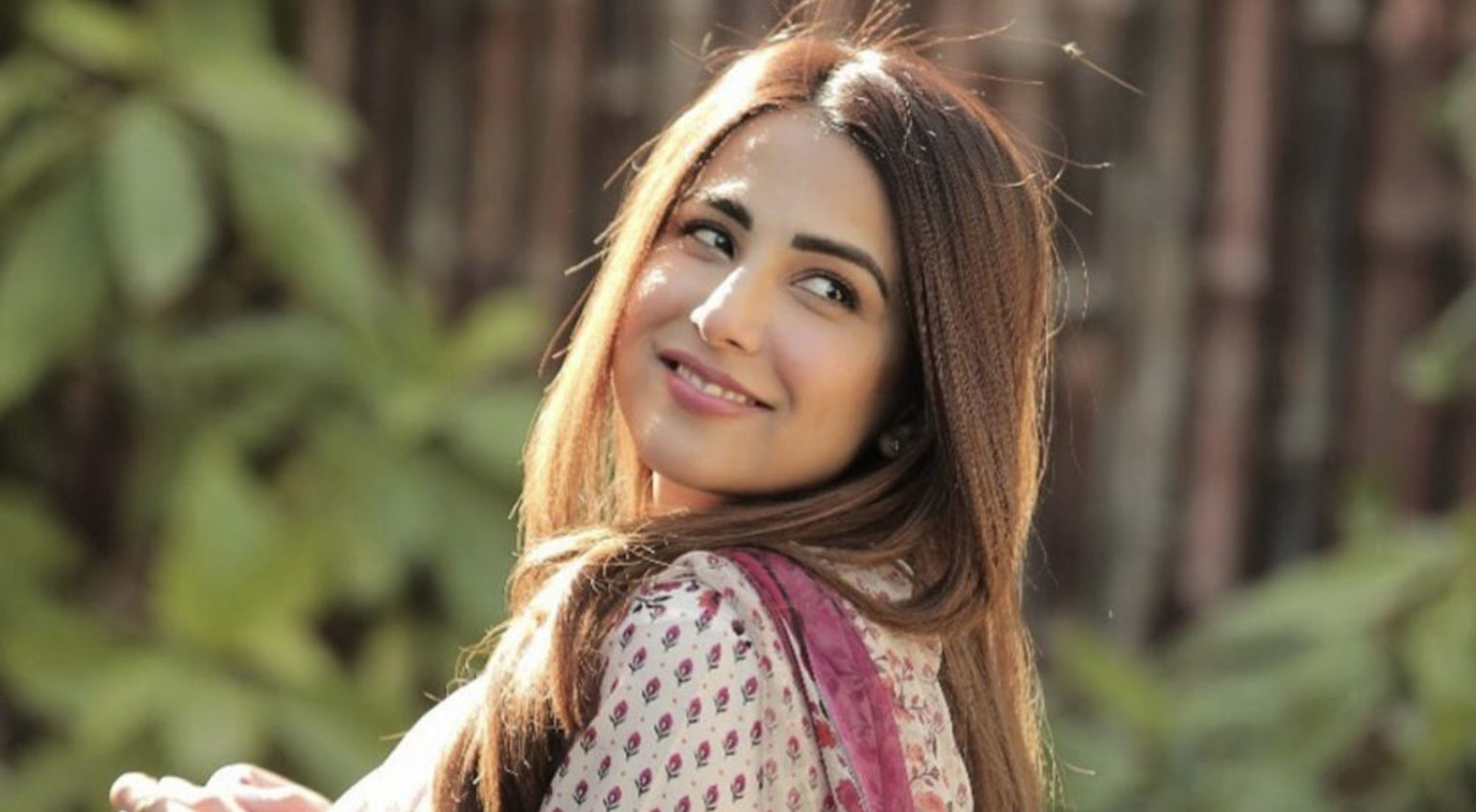 Ushna Shah Age Bio & Husband